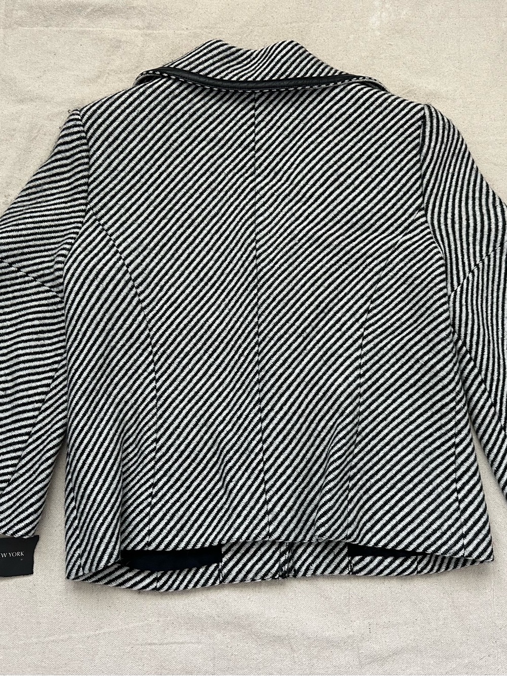 NWT Jones New York Striped Wool Blend Blazer Jacket with Leather Trim Size 4 - Picture 7 of 8